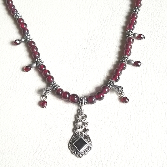 Vintage Art Deco 1920s Garnet and Marcasite Sterling Silver Beaded Necklace - Picture 5 of 16